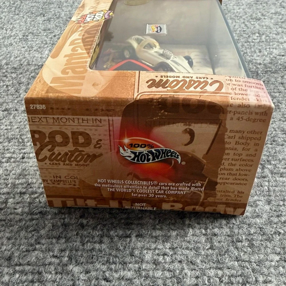 Hot Wheels Rod & Custom 2 Car Set Orange White Manta Ray Orange Crate